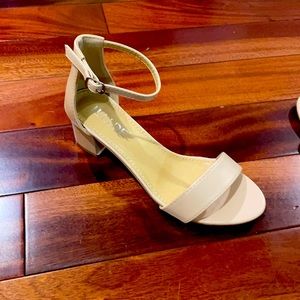 Size 7 brand new Illude shoes